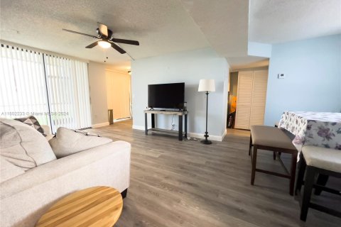 Copropriété à vendre à Pompano Beach, Floride: 1 chambre, 78.97 m2 № 1220858 - photo 6