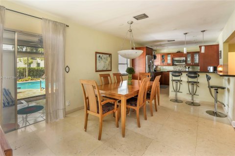 Villa ou maison à vendre à Hollywood, Floride: 3 chambres, 180.6 m2 № 858231 - photo 8