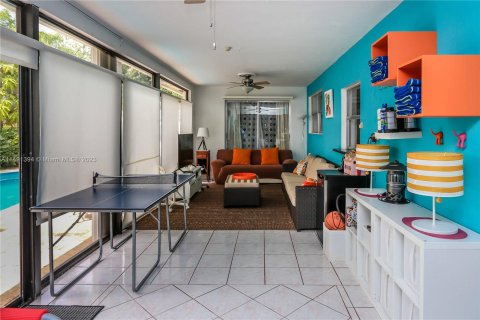 House in Hollywood, Florida 3 bedrooms, 180.6 sq.m. № 858231 - photo 25