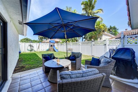 Villa ou maison à vendre à Deerfield Beach, Floride: 3 chambres, 157.38 m2 № 786199 - photo 18