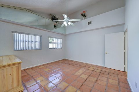 Casa en venta en Deerfield Beach, Florida, 3 dormitorios, 157.38 m2 № 786199 - foto 13