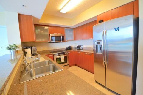Condominio en alquiler en Sunny Isles Beach, Florida, 2 dormitorios, 117.61 m2 № 33660 - foto 7