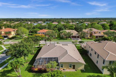 House in Lake Worth, Florida 4 bedrooms, 252.88 sq.m. № 1221656 - photo 19