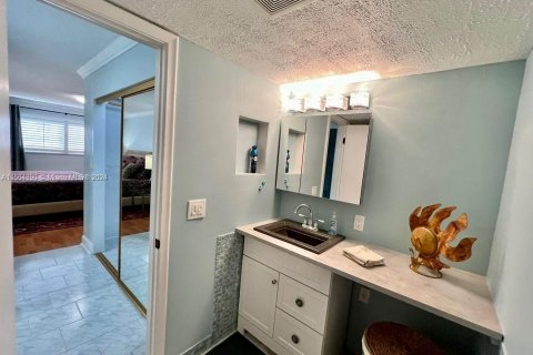 Condominio en venta en Lauderhill, Florida, 1 dormitorio, 86.21 m2 № 924860 - foto 19