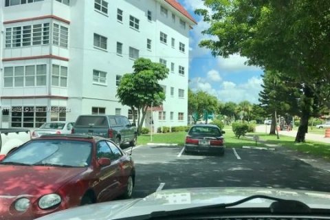 Condominio en venta en Lauderhill, Florida, 1 dormitorio, 86.21 m2 № 924860 - foto 21