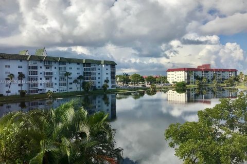 Condominio en venta en Lauderhill, Florida, 1 dormitorio, 86.21 m2 № 924860 - foto 20