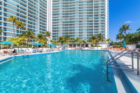 Condo in Sunny Isles Beach, Florida, 1 bedroom  № 836938 - photo 27