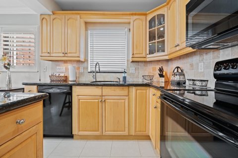 Condo in Fort Lauderdale, Florida, 2 bedrooms  № 1092282 - photo 11