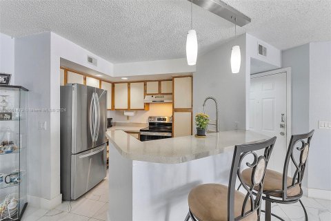 Condo in Sunrise, Florida, 2 bedrooms  № 1372500 - photo 8