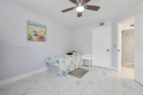 Condo in Sunrise, Florida, 2 bedrooms  № 1372500 - photo 24