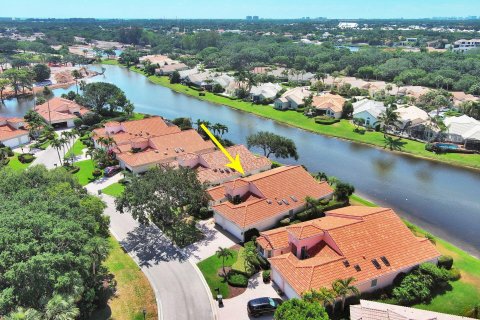 House in Jupiter, Florida 4 bedrooms, 269.32 sq.m. № 1146558 - photo 2