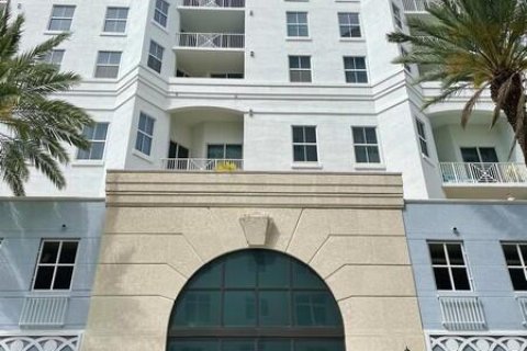 Condo in West Palm Beach, Florida, 1 bedroom  № 1146561 - photo 2