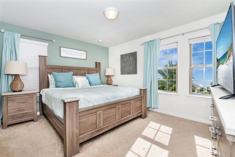 Casa en venta en Kissimmee, Florida, 9 dormitorios, 407.93 m2 № 441723 - foto 15