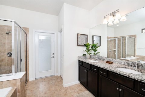 Casa en venta en Kissimmee, Florida, 9 dormitorios, 407.93 m2 № 441723 - foto 22