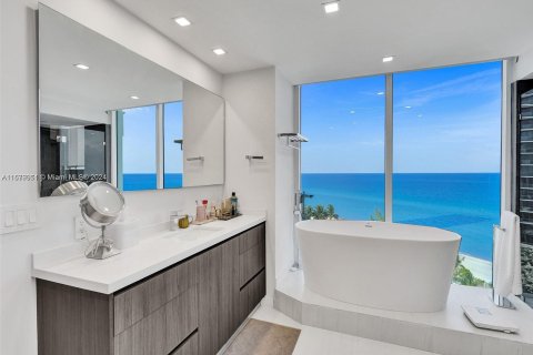 Condo in Sunny Isles Beach, Florida, 3 bedrooms  № 1410866 - photo 10