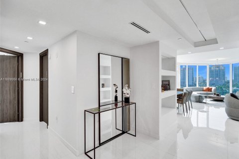 Condo in Sunny Isles Beach, Florida, 3 bedrooms  № 1410866 - photo 14