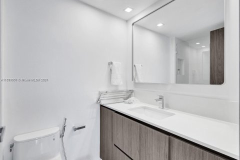 Condo in Sunny Isles Beach, Florida, 3 bedrooms  № 1410866 - photo 18