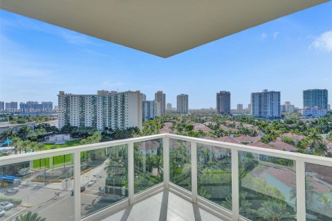 Condo in Sunny Isles Beach, Florida, 3 bedrooms  № 1410866 - photo 19