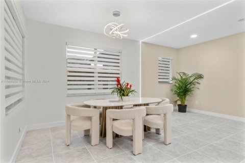 Casa en venta en Hollywood, Florida, 5 dormitorios, 232.35 m2 № 1410864 - foto 7