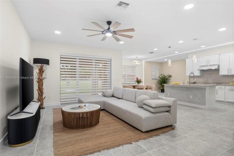 Casa en venta en Hollywood, Florida, 5 dormitorios, 232.35 m2 № 1410864 - foto 5