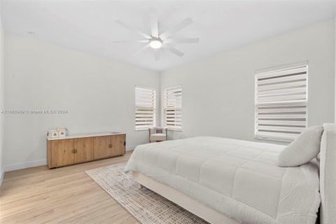 Casa en venta en Hollywood, Florida, 5 dormitorios, 232.35 m2 № 1410864 - foto 20