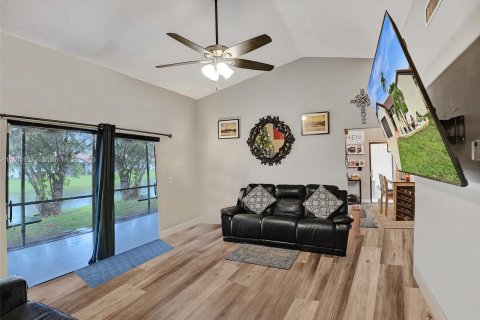 Casa en venta en Deerfield Beach, Florida, 3 dormitorios, 124.21 m2 № 908747 - foto 4