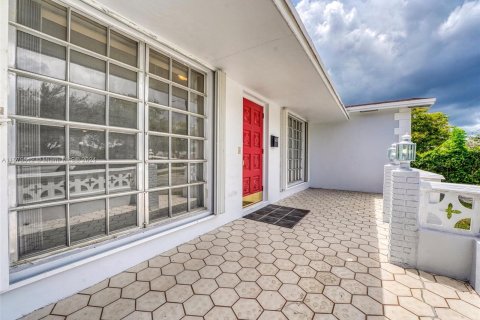 Villa ou maison à vendre à Hollywood, Floride: 4 chambres, 218.69 m2 № 1140916 - photo 14