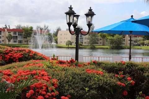 Condo in Sunrise, Florida, 1 bedroom  № 1181223 - photo 14