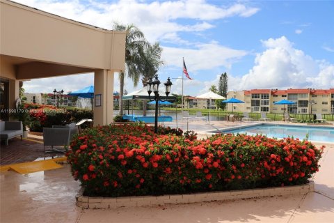 Condo in Sunrise, Florida, 1 bedroom  № 1181223 - photo 13