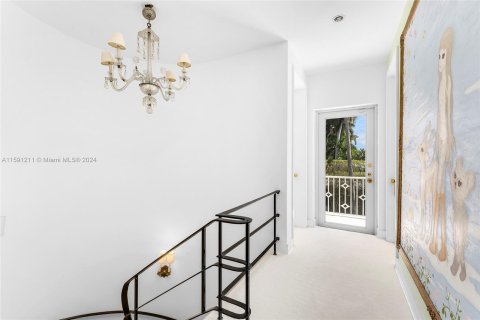 Casa en venta en Miami Beach, Florida, 4 dormitorios, 348.94 m2 № 1181224 - foto 27