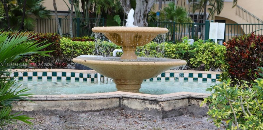 Condo in West Palm Beach, Florida, 1 bedroom  № 1100312