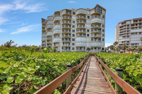 Copropriété à vendre à Hutchinson Island South, Floride: 2 chambres, 110.27 m2 № 1100349 - photo 3