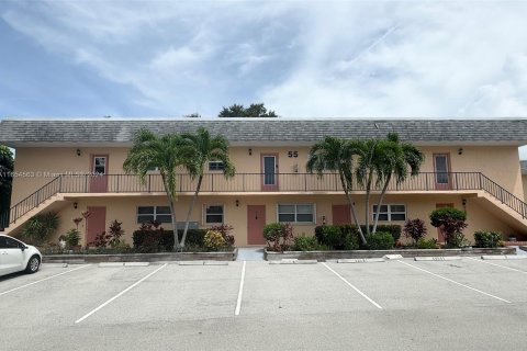 Copropriété à louer à Stuart, Floride: 2 chambres, 100.15 m2 № 1351679 - photo 1