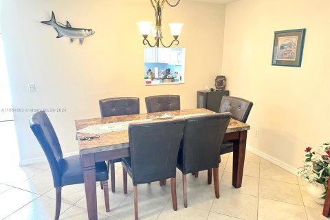 Condominio en alquiler en Stuart, Florida, 2 dormitorios, 100.15 m2 № 1351679 - foto 12