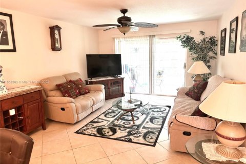 Condominio en alquiler en Stuart, Florida, 2 dormitorios, 100.15 m2 № 1351679 - foto 3