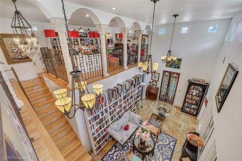 Villa ou maison à vendre à Miami, Floride: 4 chambres, 340.67 m2 № 1333294 - photo 10