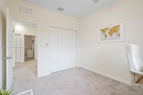 Touwnhouse à vendre à Hialeah, Floride: 3 chambres, 137.77 m2 № 1345433 - photo 28