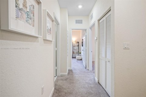 Touwnhouse à vendre à Hialeah, Floride: 3 chambres, 137.77 m2 № 1345433 - photo 26