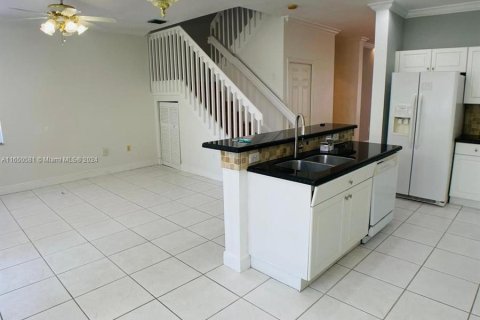 Adosado en alquiler en Miramar, Florida, 4 dormitorios, 184.88 m2 № 1345431 - foto 12