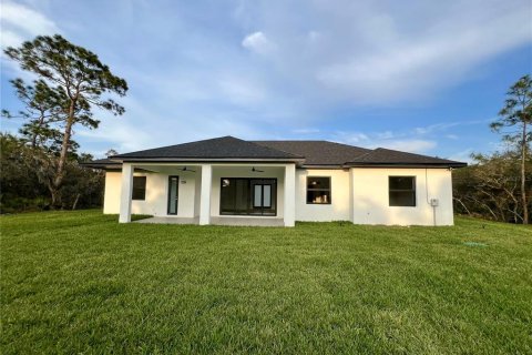 House in Sebring, Florida 4 bedrooms, 194.63 sq.m. № 1121898 - photo 7