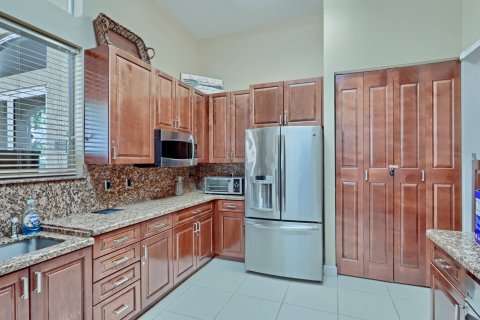 Casa en venta en Lake Worth, Florida, 6 dormitorios, 315.12 m2 № 53333 - foto 23