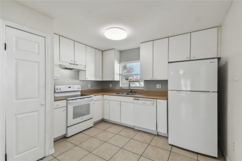 Casa en venta en Tampa, Florida, 3 dormitorios, 110.37 m2 № 1410342 - foto 18