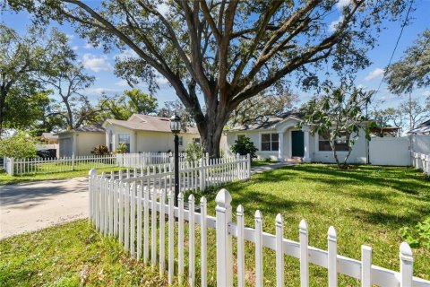 Villa ou maison à vendre à Tampa, Floride: 3 chambres, 110.37 m2 № 1410342 - photo 5