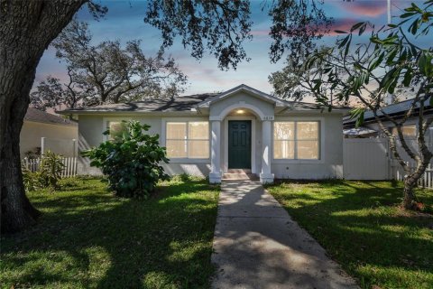 Villa ou maison à vendre à Tampa, Floride: 3 chambres, 110.37 m2 № 1410342 - photo 2