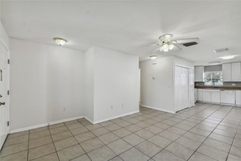 Casa en venta en Tampa, Florida, 3 dormitorios, 110.37 m2 № 1410342 - foto 13