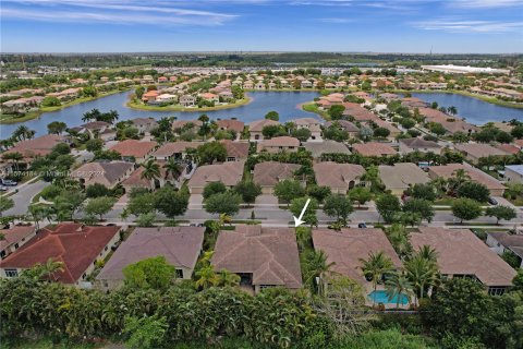 Villa ou maison à vendre à Pembroke Pines, Floride: 5 chambres, 263.29 m2 № 1153411 - photo 23