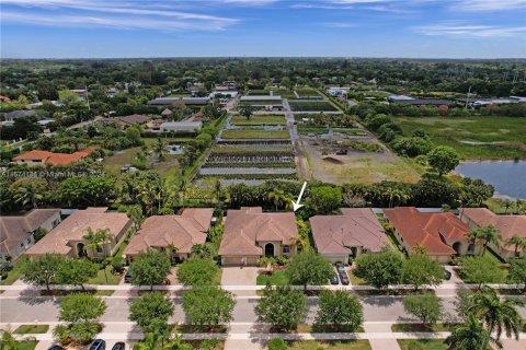 House in Pembroke Pines, Florida 5 bedrooms, 263.29 sq.m. № 1153411 - photo 28