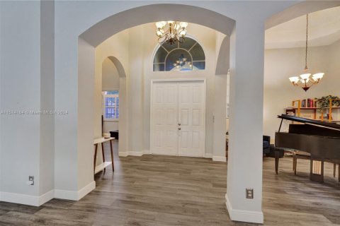 Villa ou maison à vendre à Pembroke Pines, Floride: 5 chambres, 263.29 m2 № 1153411 - photo 2