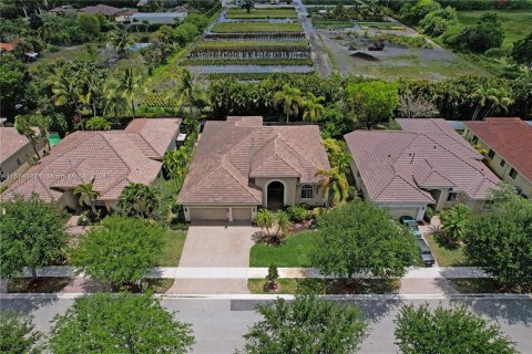 Villa ou maison à vendre à Pembroke Pines, Floride: 5 chambres, 263.29 m2 № 1153411 - photo 22