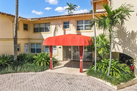 Copropriété à vendre à Fort Lauderdale, Floride: 32.7 m2 № 1391679 - photo 18